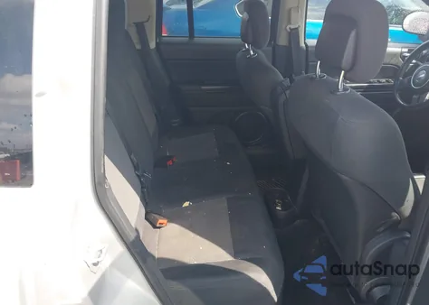 2011 Jeep Compass из США, поврежденный, VIN 1J4NT1FB7BD137499